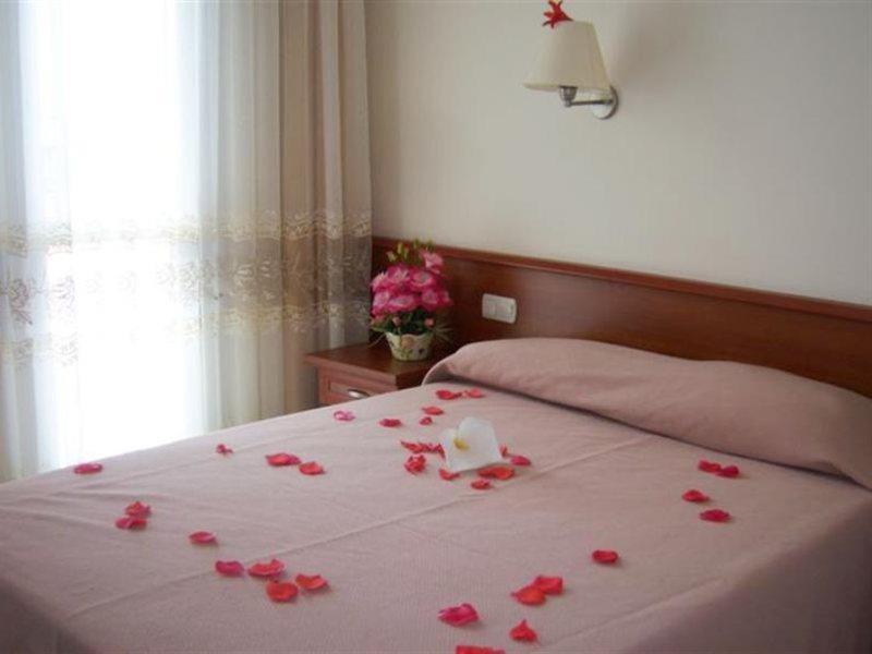 Turk Hotel Олюденіз Екстер'єр фото